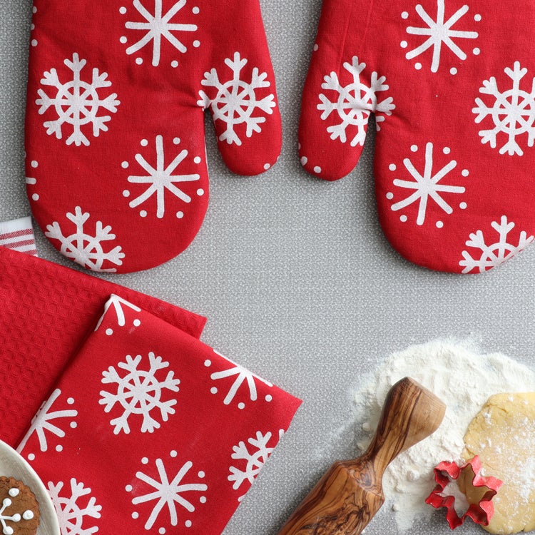 red oven mitt set