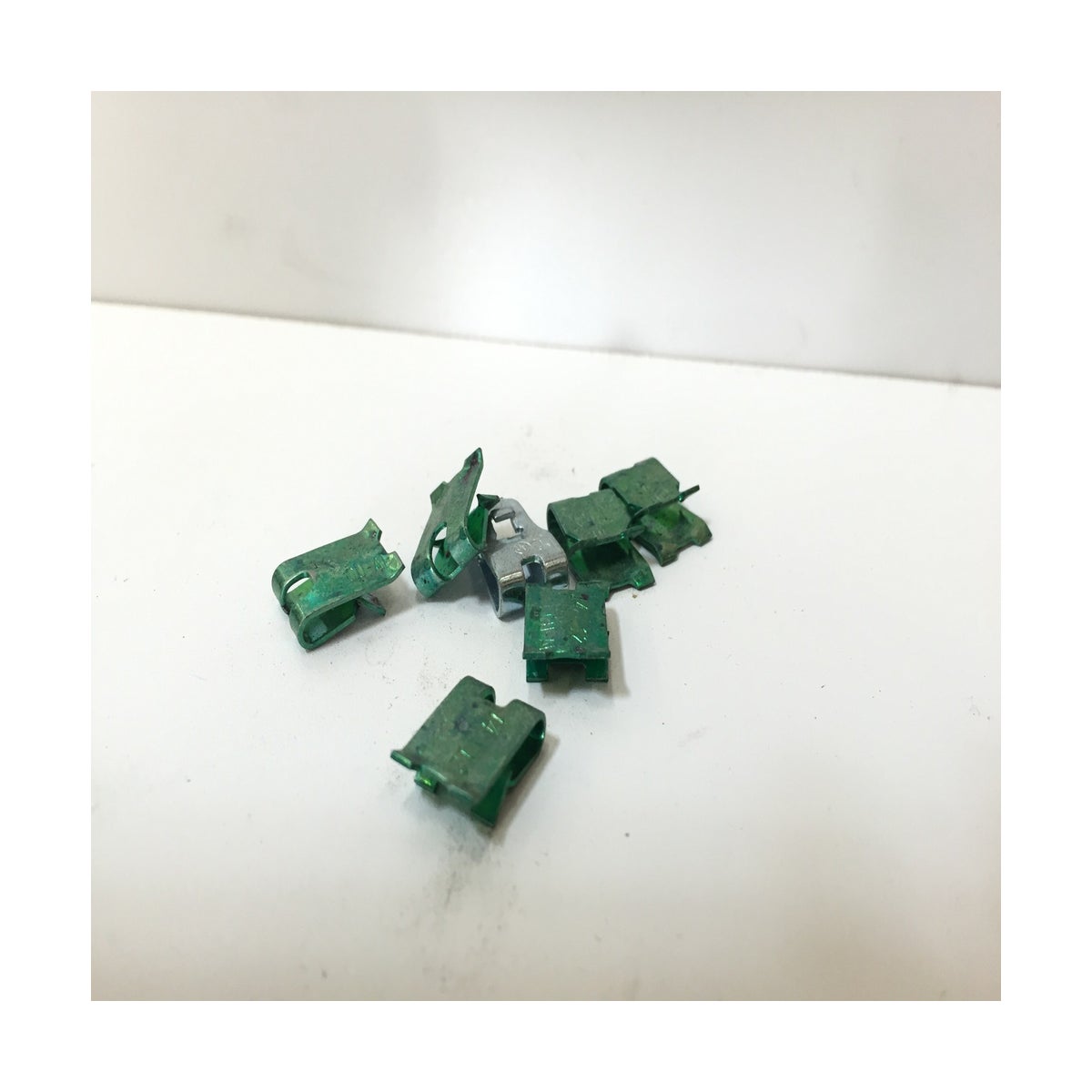 GROUNDING CLIPS