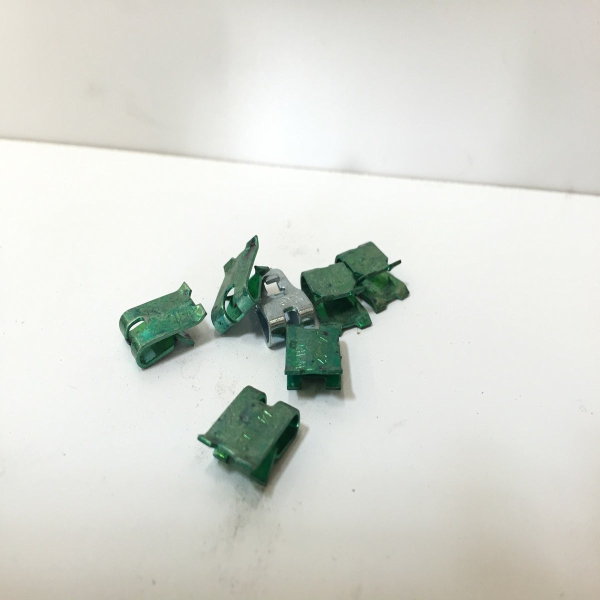 GROUNDING CLIPS