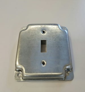 ELECPLT - 4'' SQUARE COVER 1 TOGGLE SWITCH