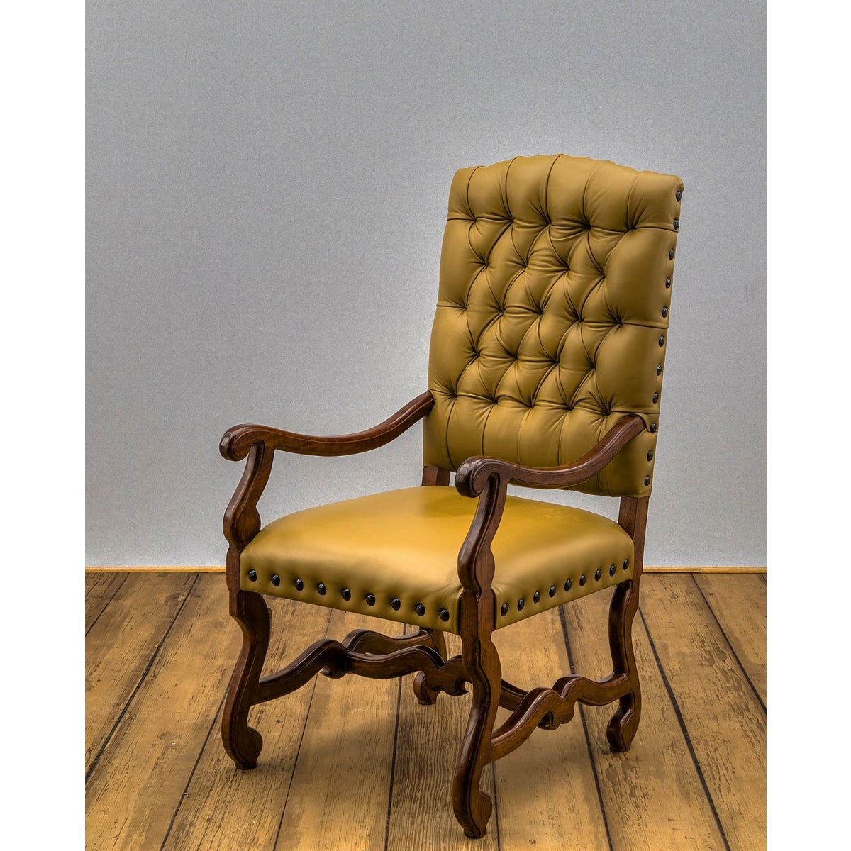 Crown Tufted Arm Chair