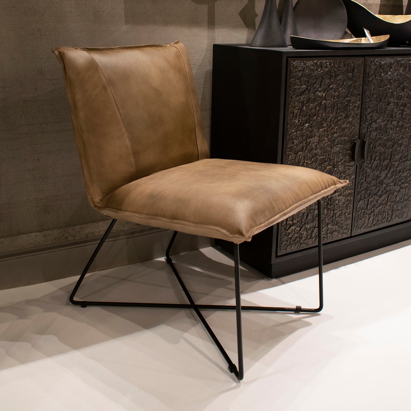 Bevæger sig ikke frynser Hr Neeko Leather Chair - leather chairs | The Howard Elliott Collection