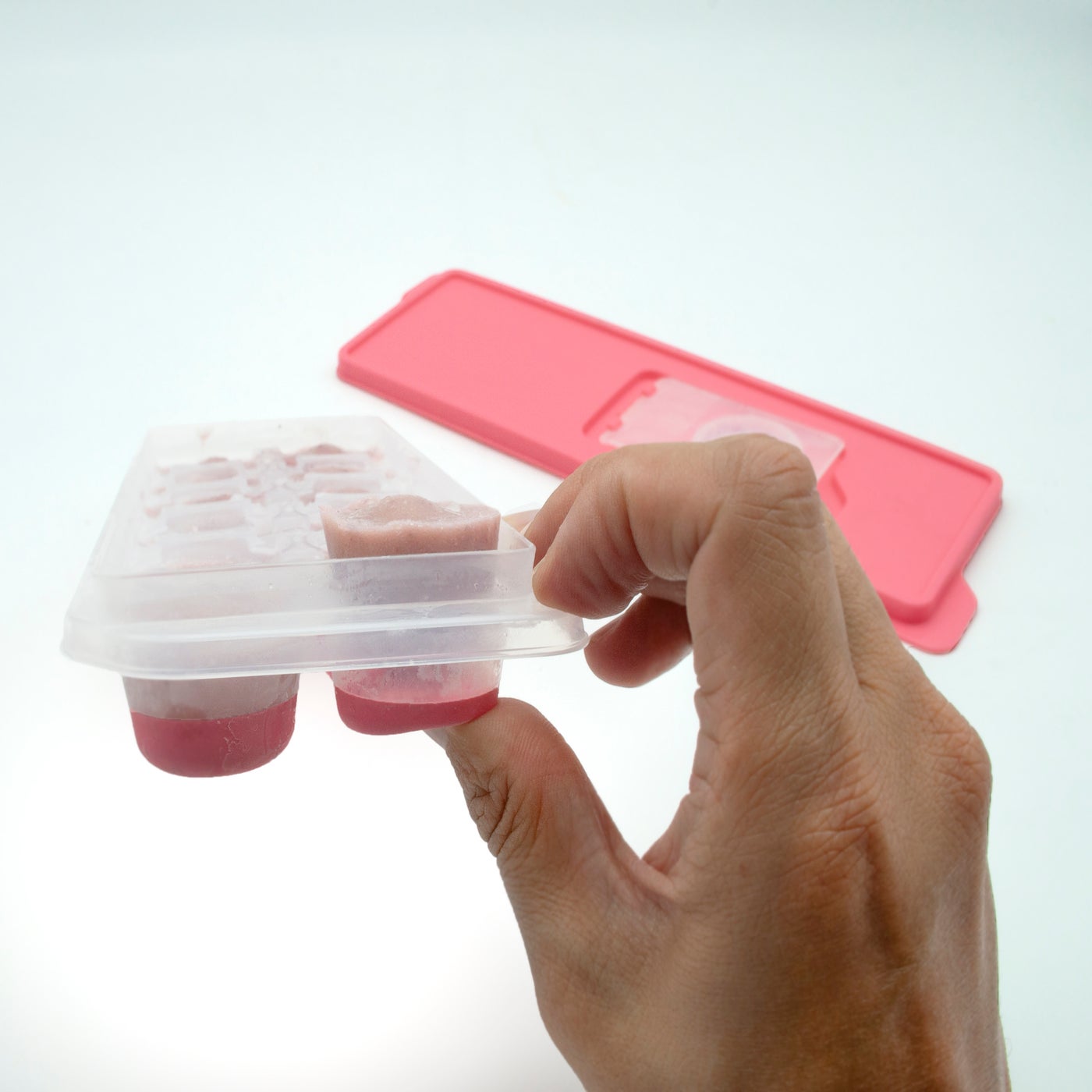 Port-Style Non-Stick Ice Cube Tray W/Lid - Round
