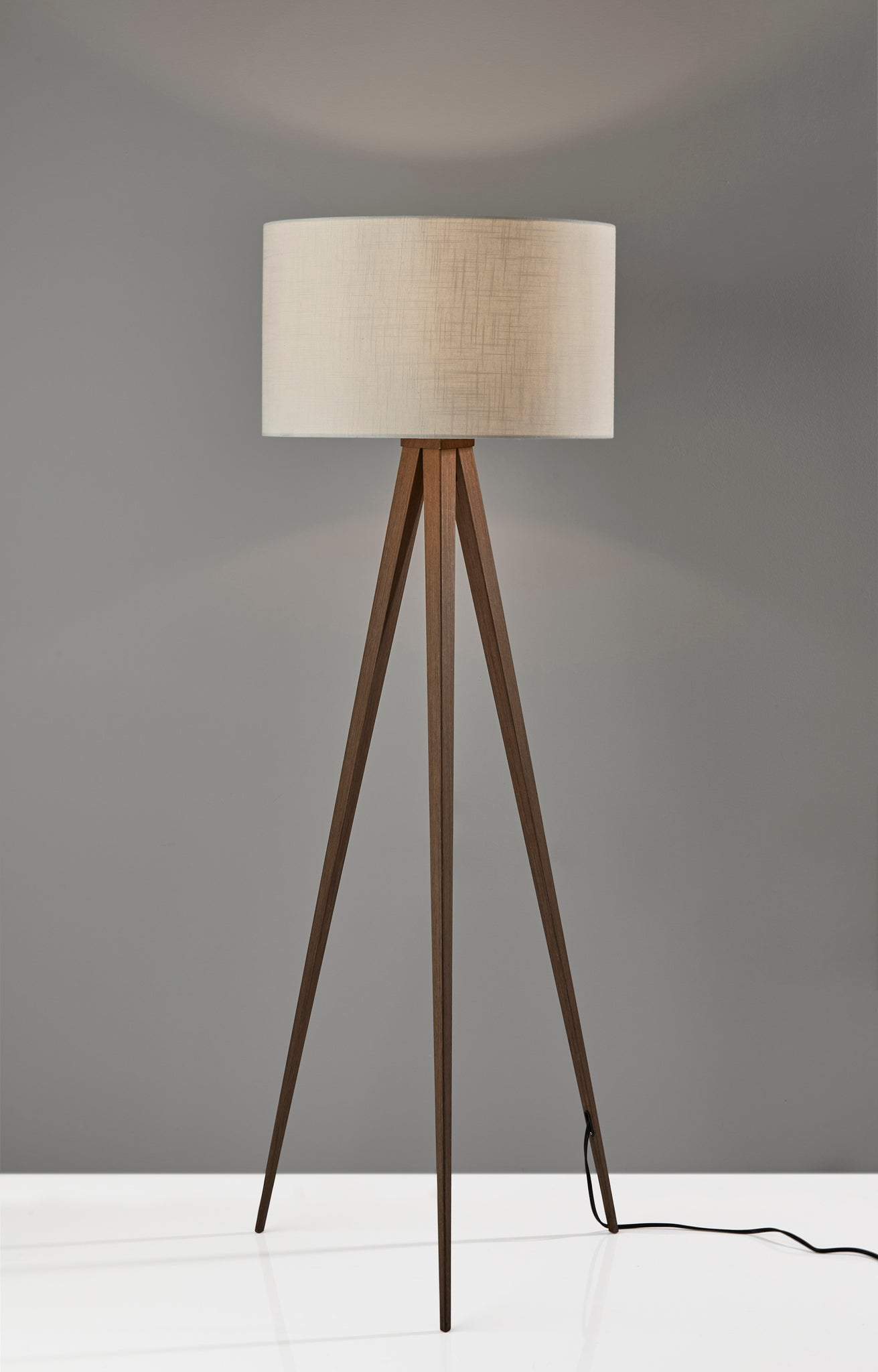 Tripod floor lamp 2024 with hidden cord