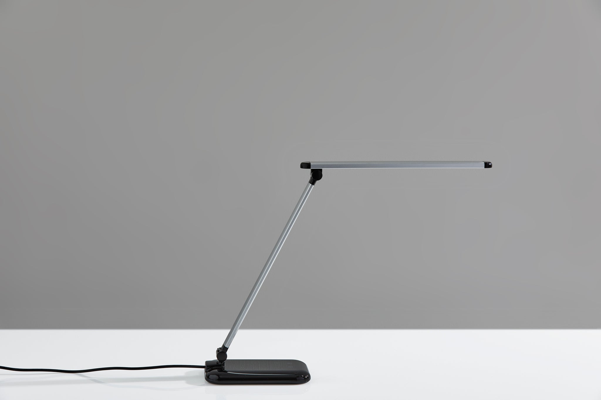 Executive led store desk lamp