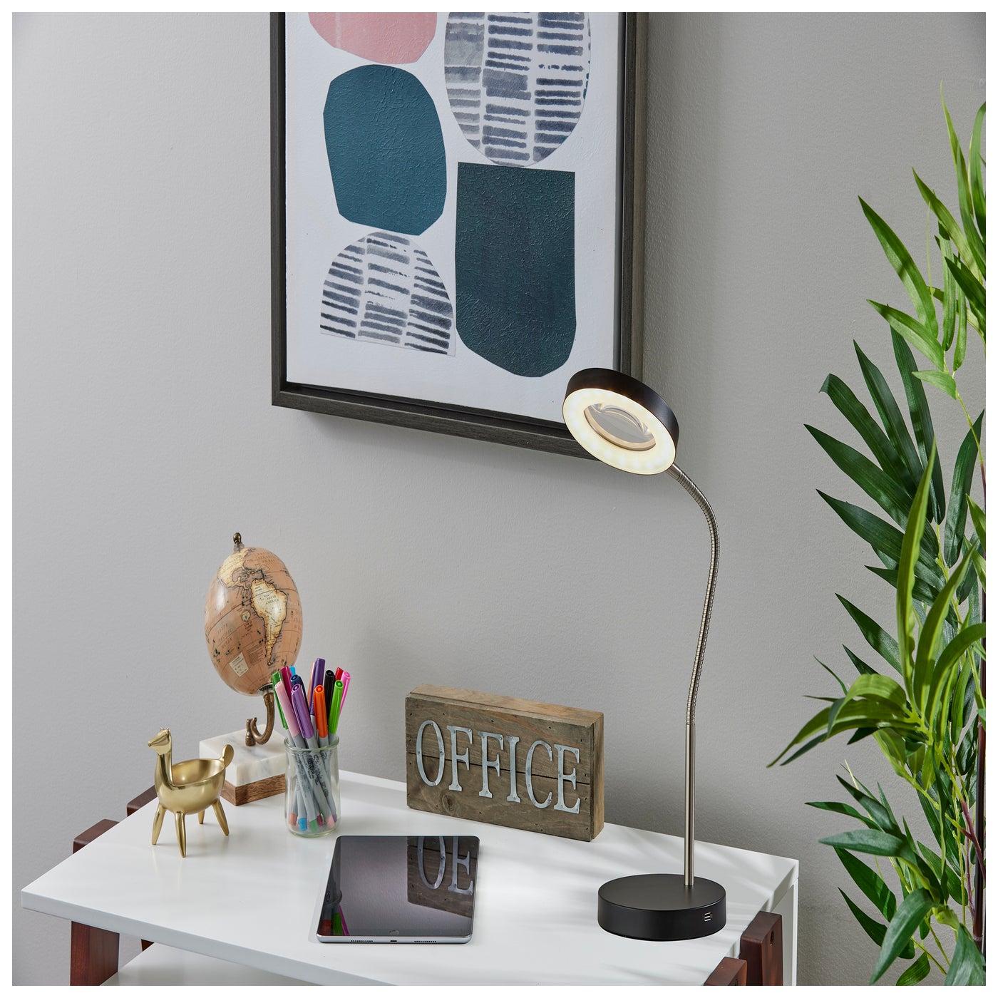 Holmes LED Mag Dsk Lmp w/SS - smart switch | Adesso