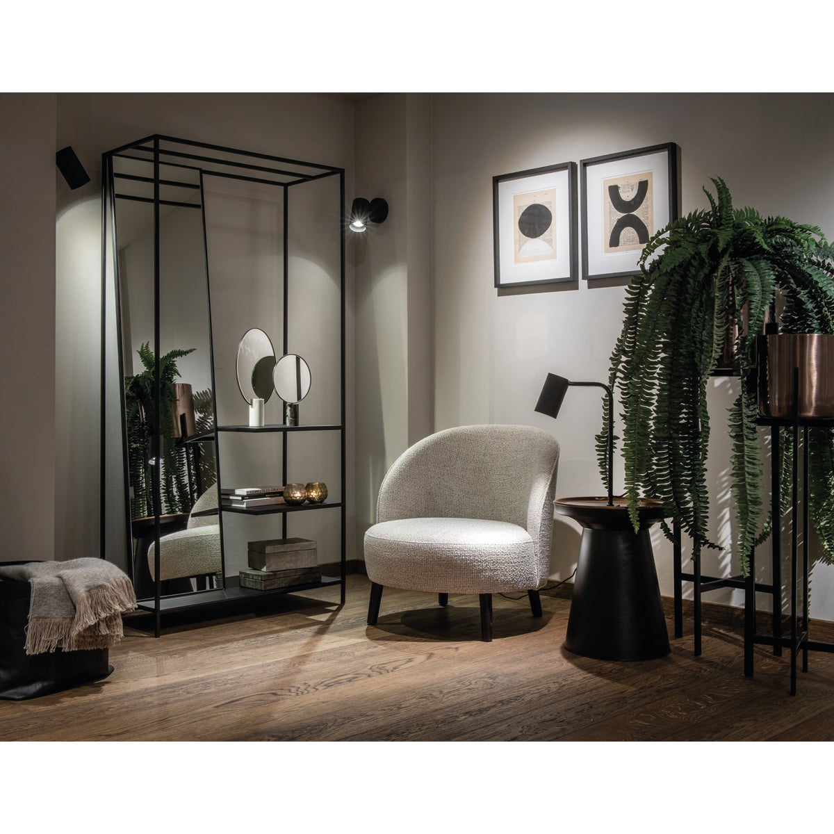 Chad Mirror Rack