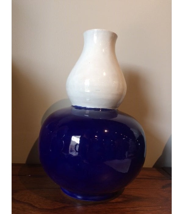 Double Gourd Vase, White and Dark Blue
