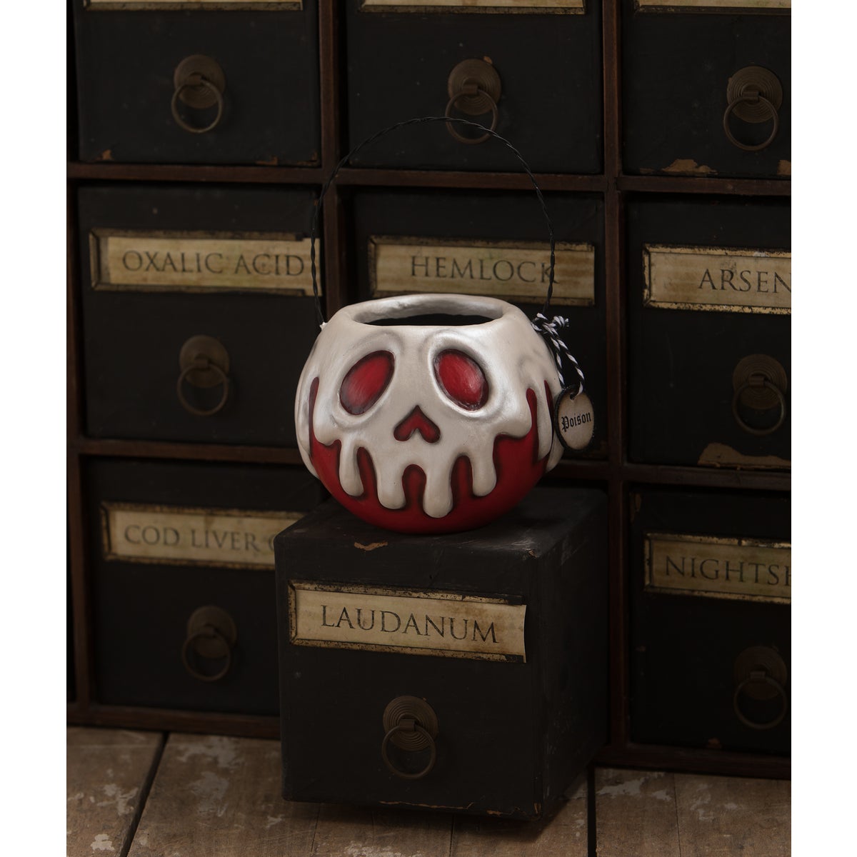 Small Red Apple With White Poison Bucket