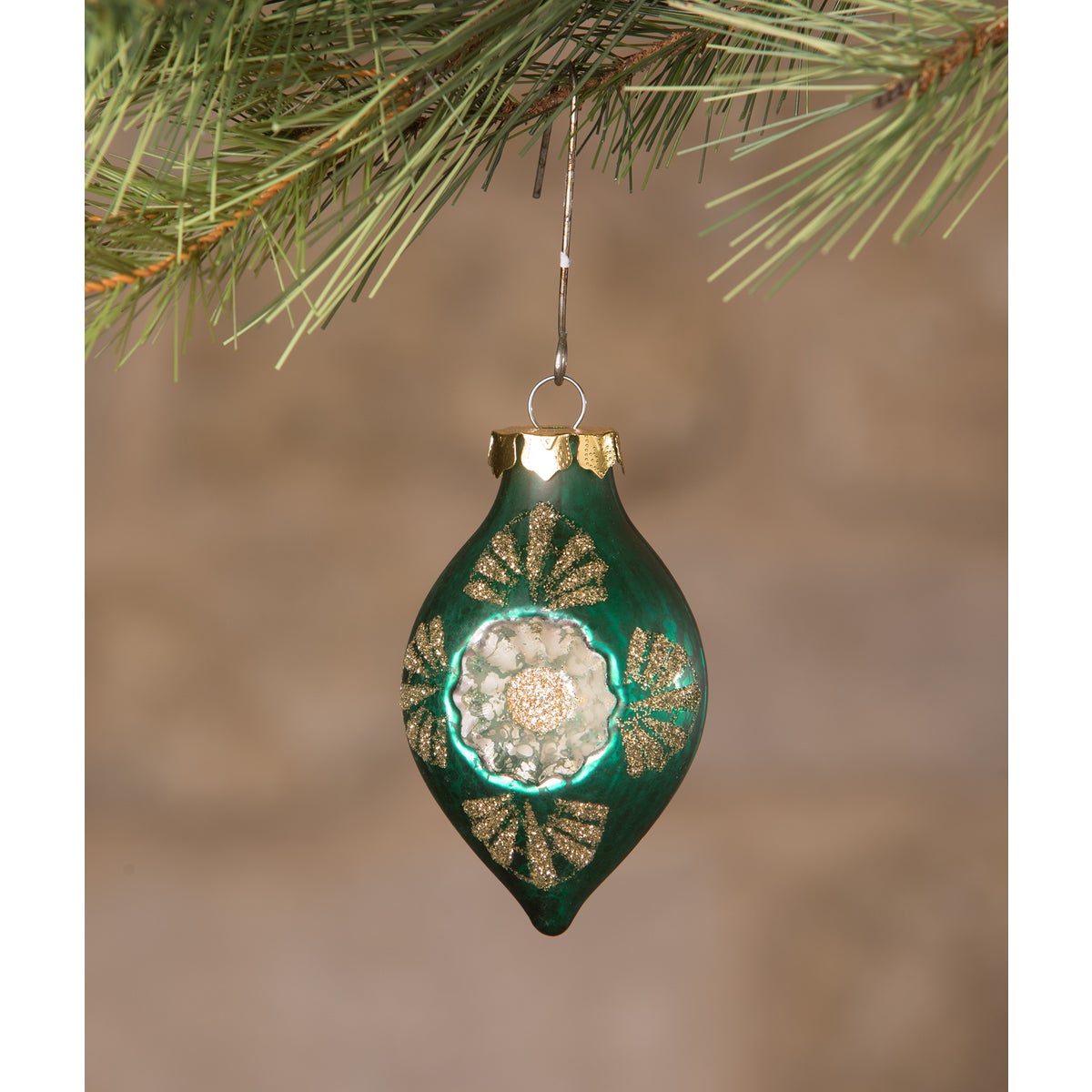 Jewel-Tide Onion Indent Ornament 8A