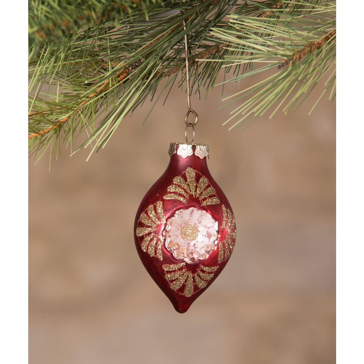 Jewel-Tide Onion Indent Ornament 8A