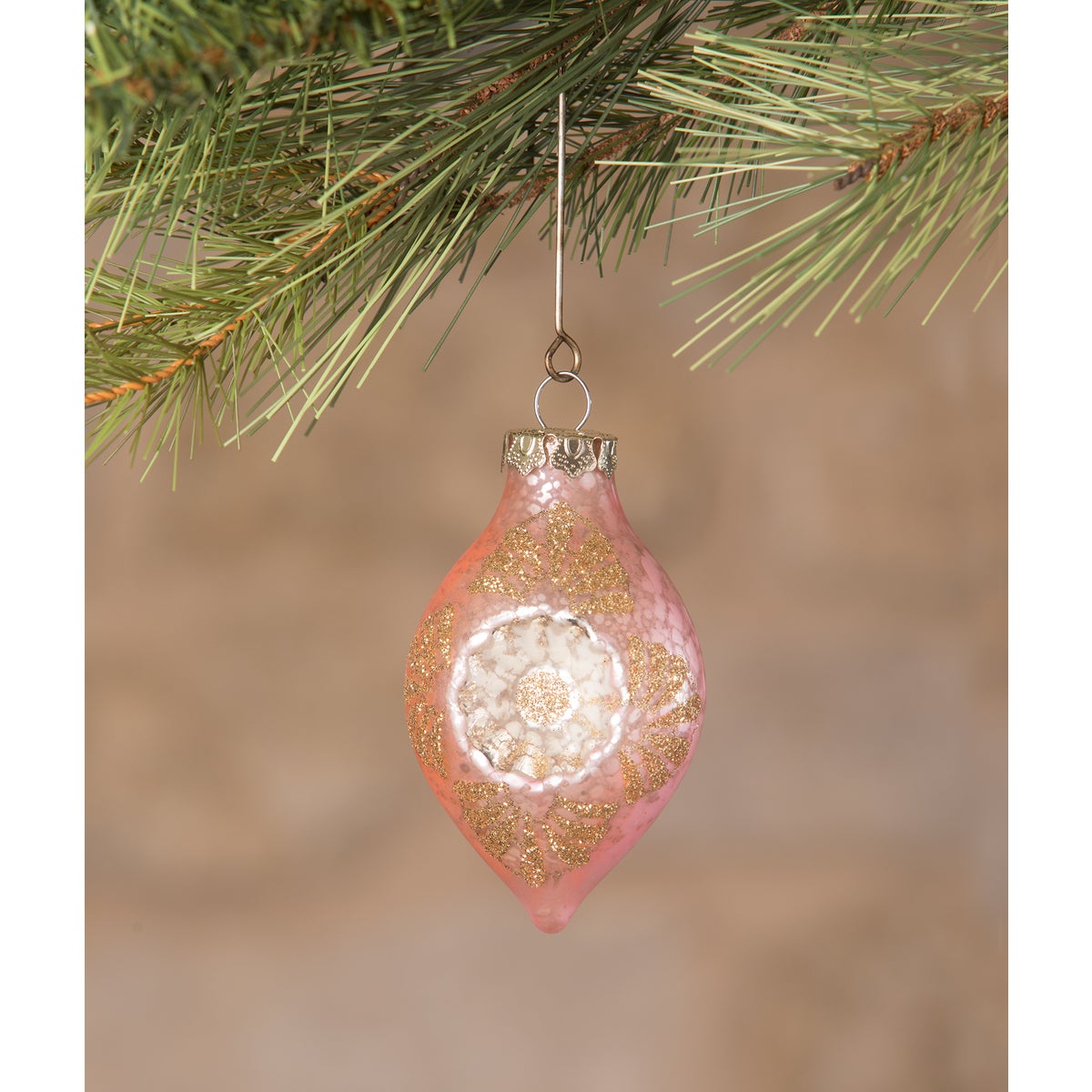 Jewel-Tide Onion Indent Ornament 8A