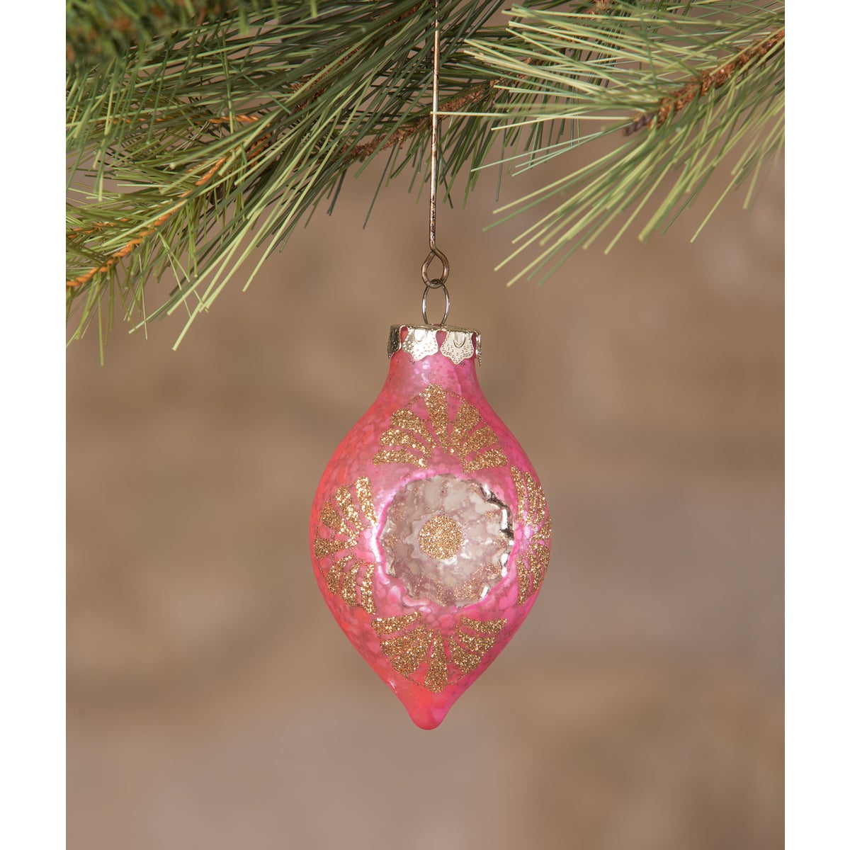 Jewel-Tide Onion Indent Ornament 8A