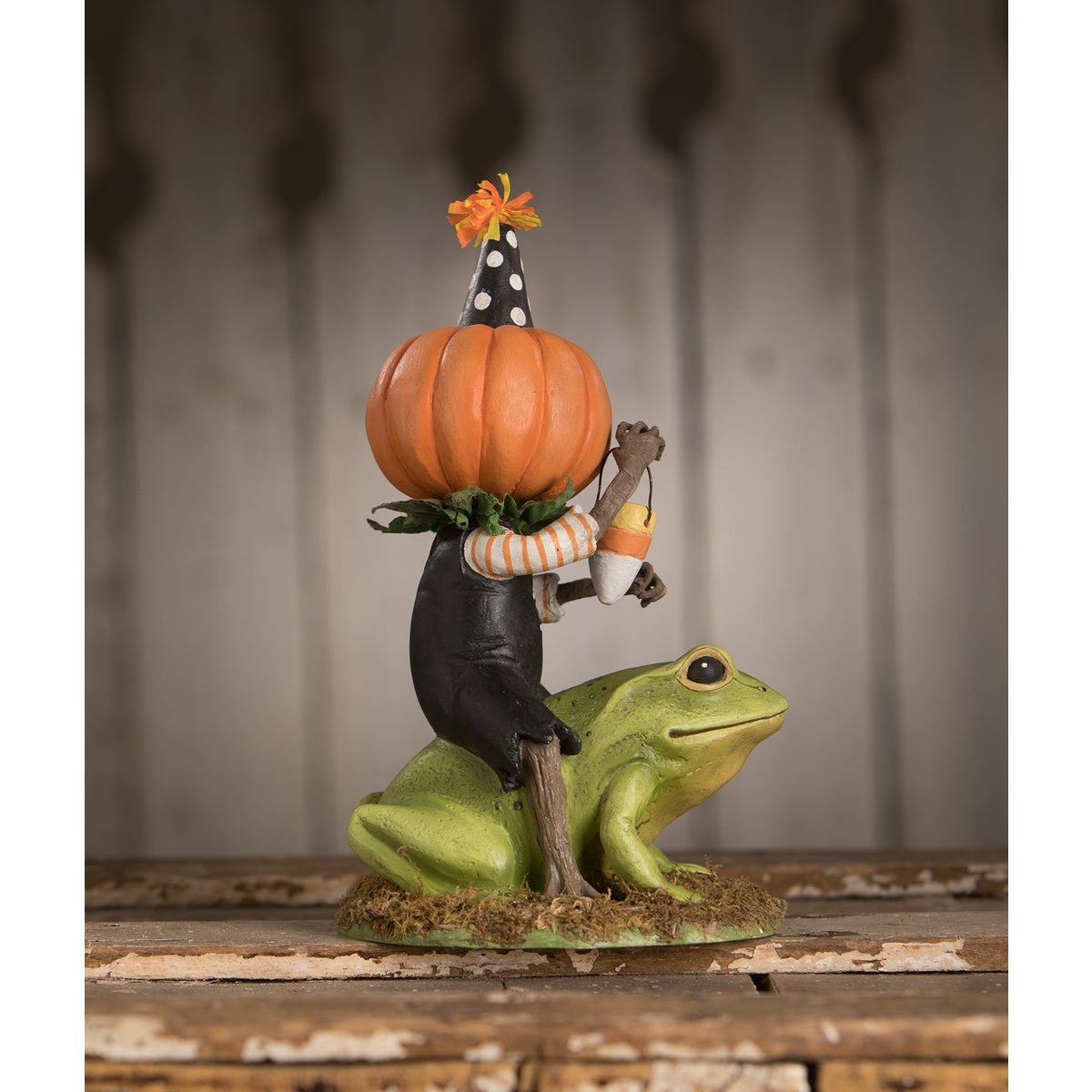 Tricky Beau Riding Frog