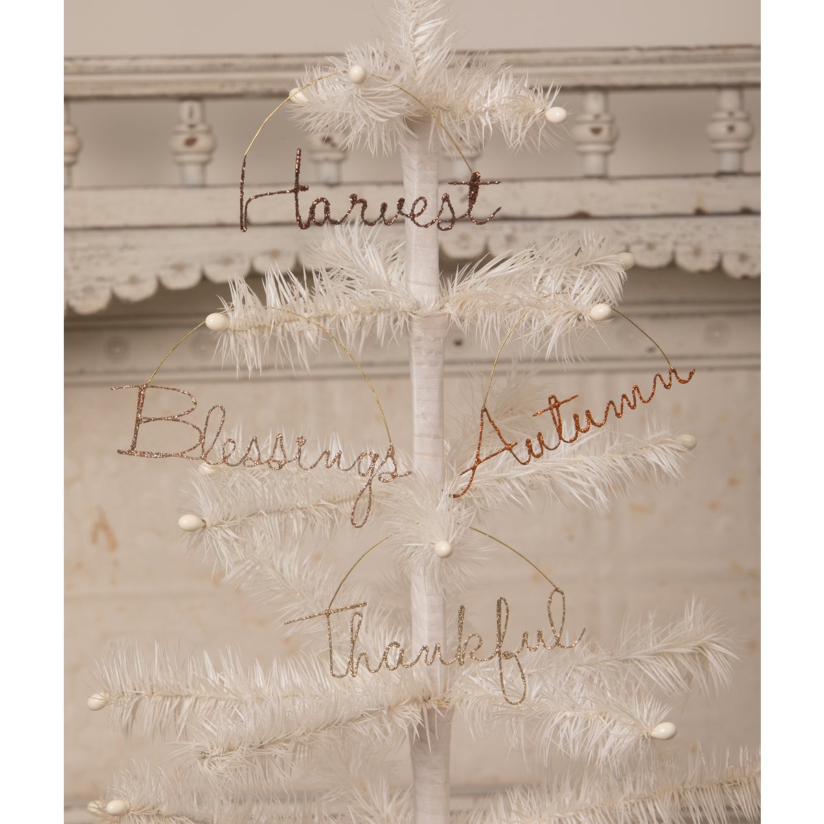 Fall Wire Word Ornament 4A
