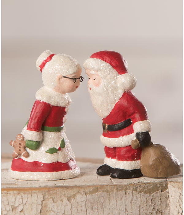 Mr. and Mrs. Claus S2