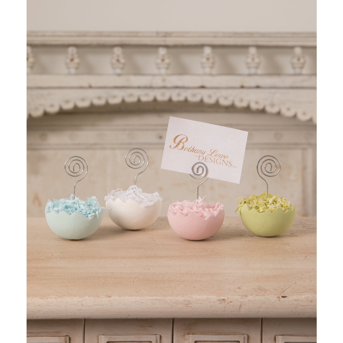 Cracked Egg Green Place Card Holder