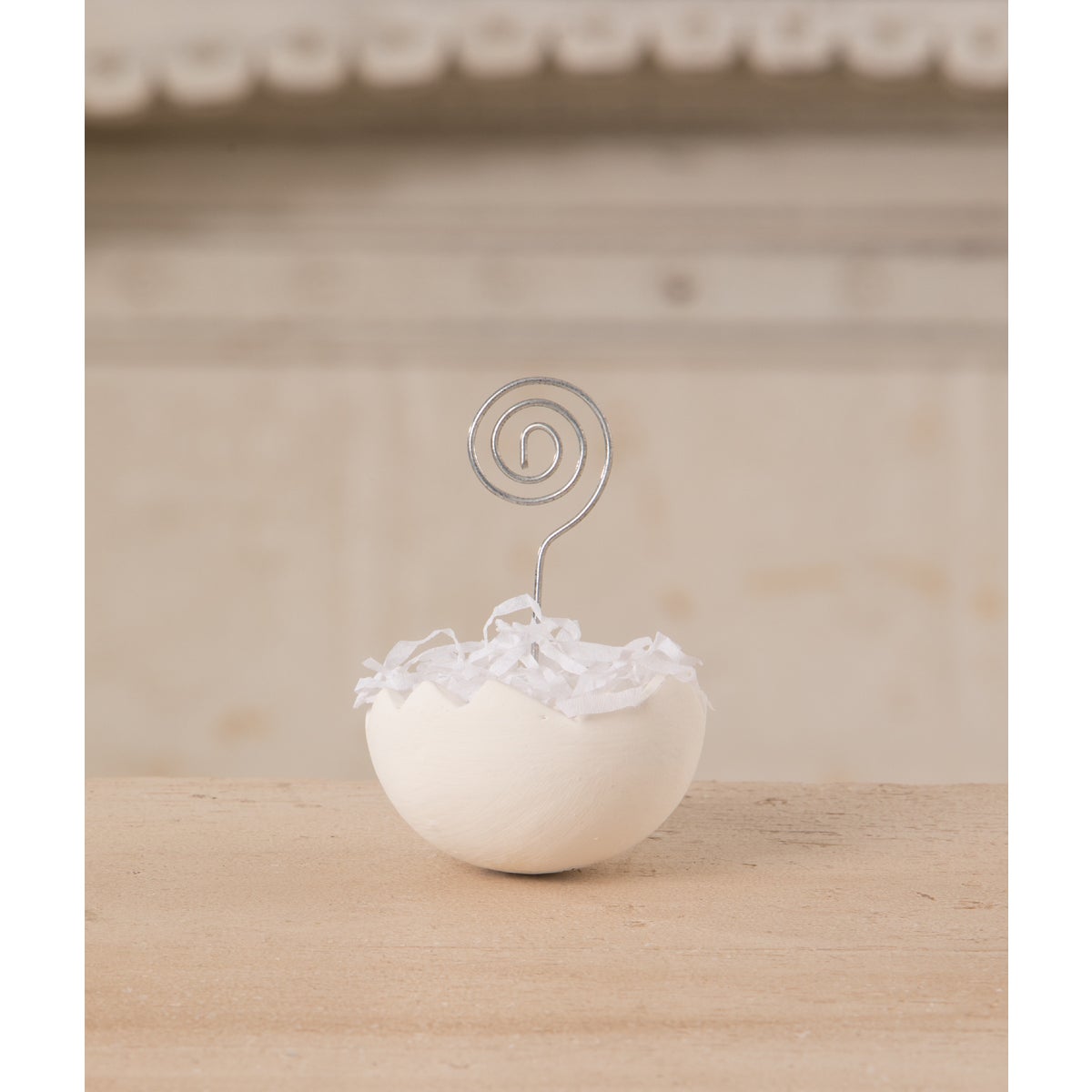 Cracked Egg White Place Card Holder