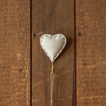 RECYCLED FABRIC HEART WALL HOOK