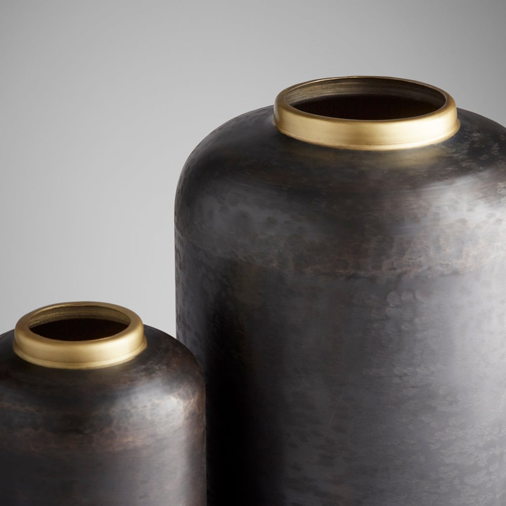 Akita Vase | Black - Small