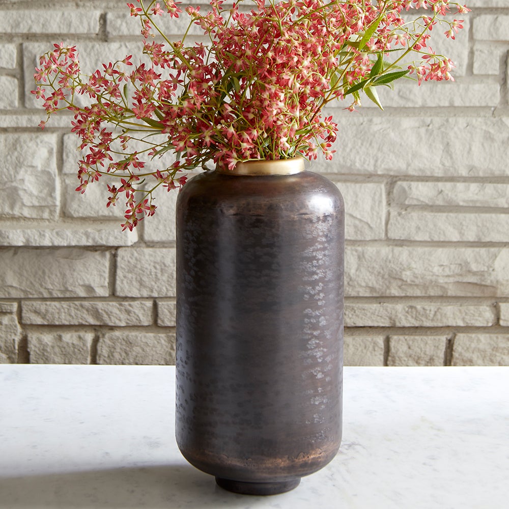 Akita Vase | Black - Small