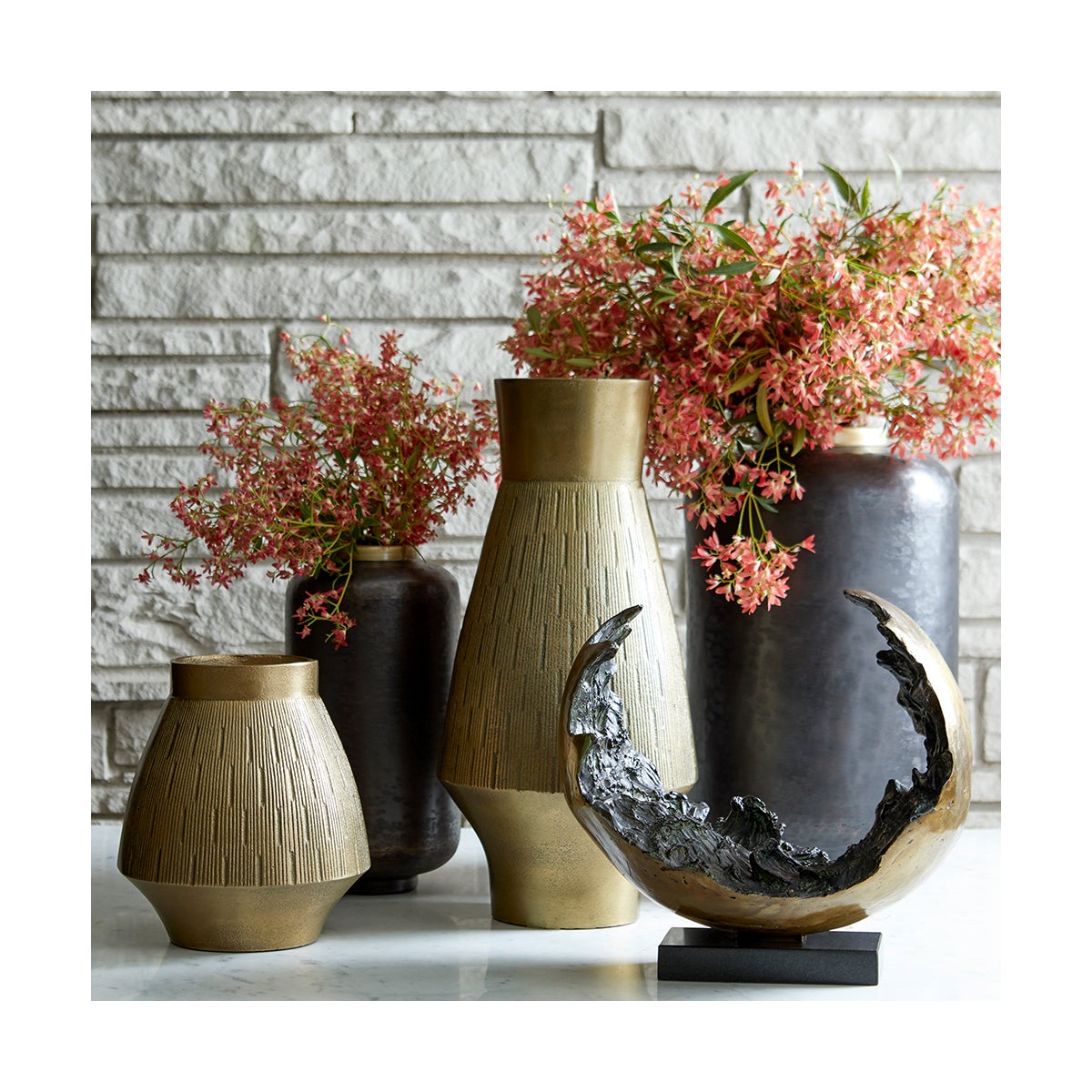 Akita Vase | Black - Small