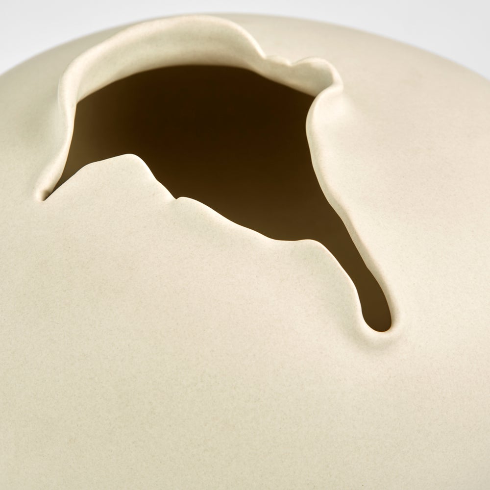 Tambora Vase | White - Medium