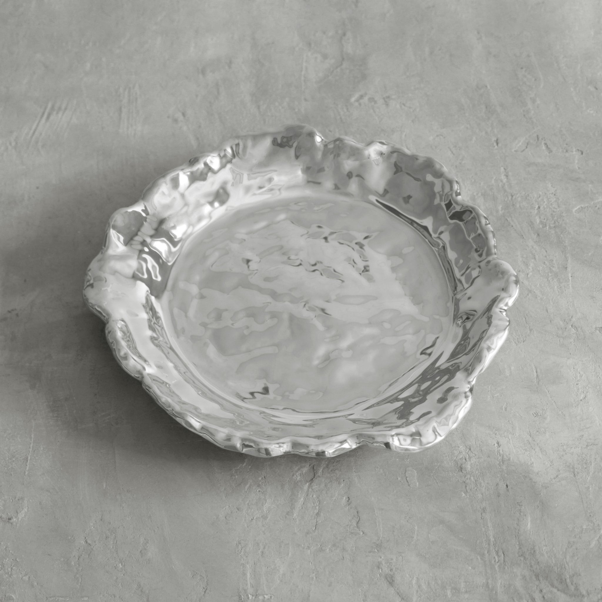 PEDESTAL Vento Lola Round Plate - shop quick ship | Beatriz Ball