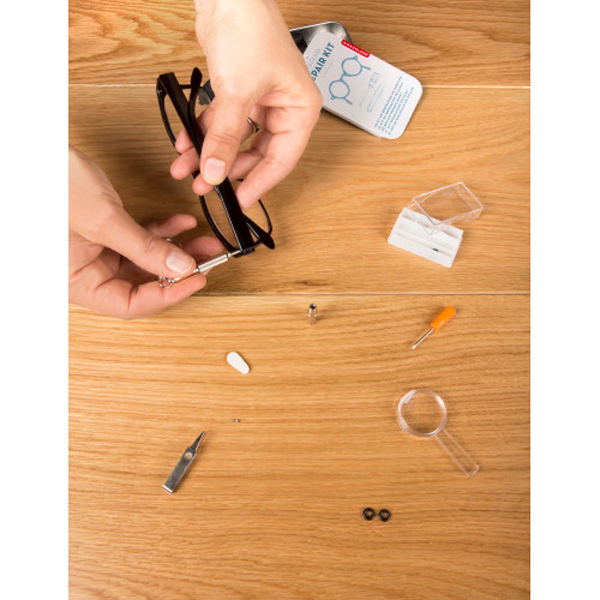 CD133 Kikkerland Glasses Repair Kit in Tin 