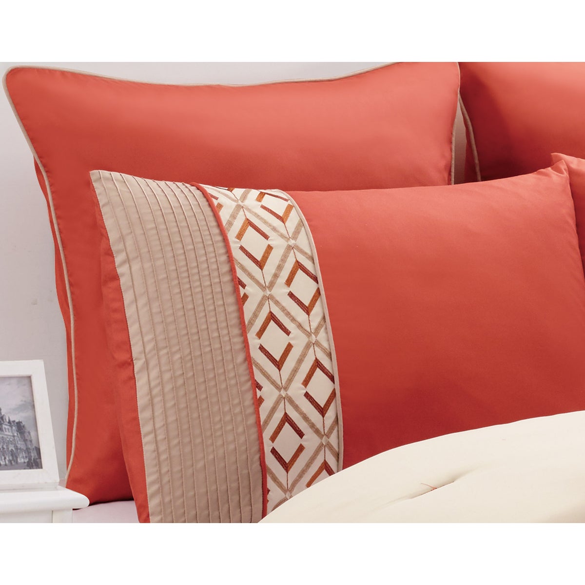 Jaylin 8pc Queen Comforter Set