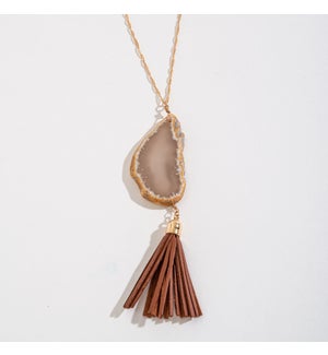 JACLYN AGATE STATEMENT PENDANT NECKLACE