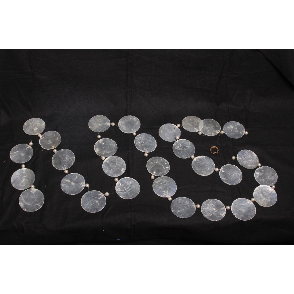 CAPIZ GARLAND w/ PEARL
