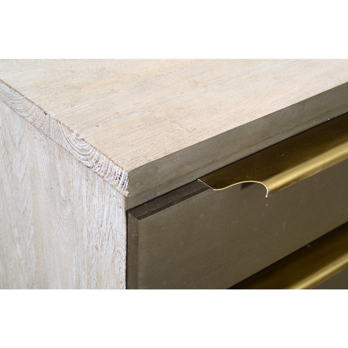 -*ISADORA CHEST
