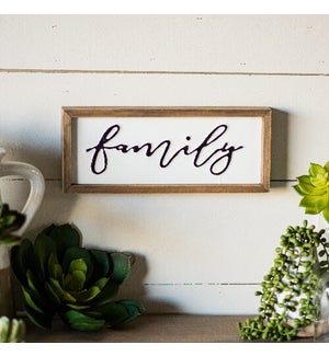 MTL./WD. SIGN "FAMILY"