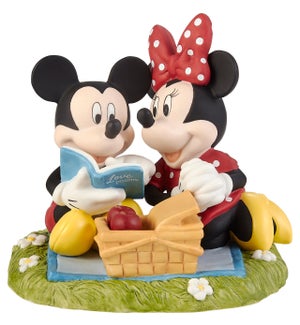 Disney Mickey Mouse And Minnie Mouse On Picnic