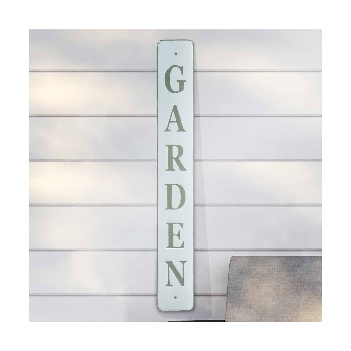 Mtl Sign Garden Vert