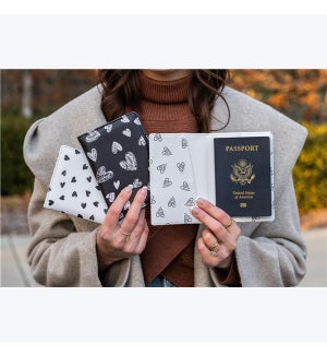 Heart Sketches Passport Holder, 3 Ast