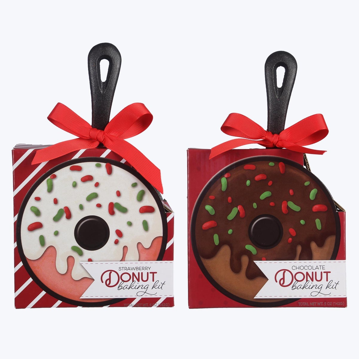 Cast Iron Skillet with Chocolate/Strawberry Donut Baking Mix set. 2 Assorted