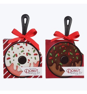 Cast Iron Skillet with Chocolate/Strawberry Donut Baking mix set. 2 Assorted