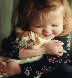 TH/Cat Hug