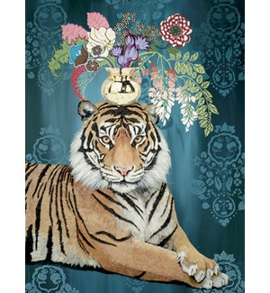 BL/Tiger with vase of flowers