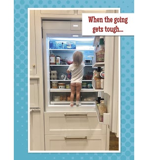 EN/little girl in fridge