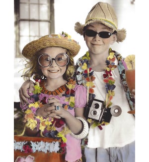 AN/Couple dressed as tourist