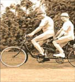 BL/Naked Tandem